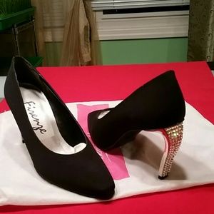 ISAKIRIS MALLAS  "FIRENZE"  classic high heels.